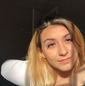 Meet your Posher, Valentina